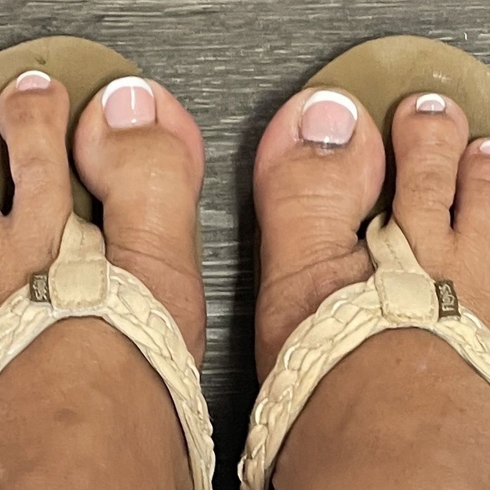 Gradient Nail - Toe time - Nail Salons Near Me - Honolulu, Hawaii
