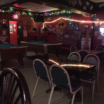 Hank's Pub - billiard tables and pool tables - Pool Halls Near Me - Chesapeake, Virginia