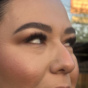 Senia Esthetics - Volume lash extensions - Eyelash Service Near Me Senia Esthetics - Volume lash extensions - Eyelash Service Near Me