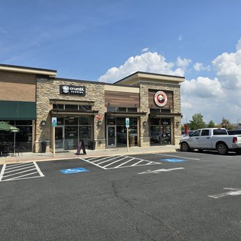 Crumbl - Leesburg - outside - Bakeries Near Me - Leesburg, Virginia