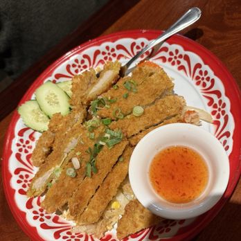 Thai Place - Crispy chicken herb fried rice - Thai Near Me - Vallejo, California Thai Place - Crispy chicken herb fried rice - Thai Near Me - Vallejo, California