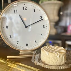 Bar Harbor Cheesecake Company - 11:11 am to 11:11 pm to share love and deliciously wonderful cheesecake. A lifetime memory in Venice.