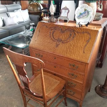 Lisa's Silver Lining - Estate Liquidation expert in San Diego & We specialize in a variety of antiques, vintage collectibles and furniture. Come shop and see! - Estate Liquidation Near Me - Diego, California