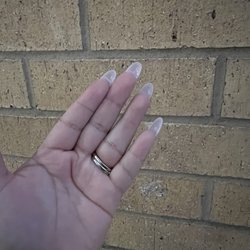 L'amour Nails - On this picture the pinky nail is longer than the rest