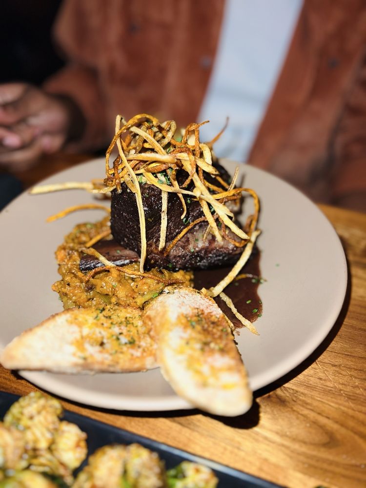 Bottled In Bond Cocktail Parlour & Kitchen