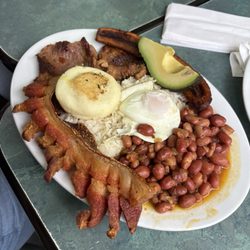 La Calidad Bakery - Bandeja Paisa