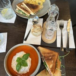 Caffé Handelshof - Brie and ham and tomato soup