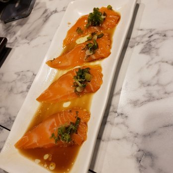 SushiStop - Burbank - My favorite - Salmon truffle sauce - Japanese Near Me - Burbank, California