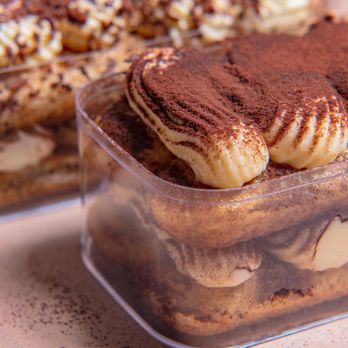 Madame Tiramisu - Tiramisu Classico. Fresh, Authentic and Rich. - Desserts Near Me Madame Tiramisu - Tiramisu Classico. Fresh, Authentic and Rich. - Desserts Near Me