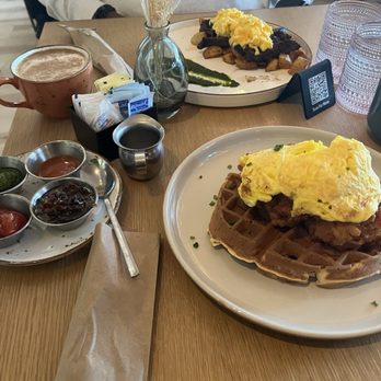 Hatch 44 Cafe - Chicken & Waffles - Cafes Near Me - Metuchen, New Jersey