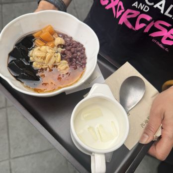 Makkee Dessert - Desserts Near Me - Mountain View, California Makkee Dessert - Desserts Near Me - Mountain View, California