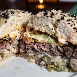 Lulu Bar - Burger ($17)