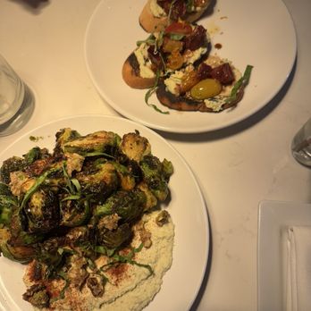 Small Batch - Brussels and bruschetta - Vegetarian Near Me - St Louis, Missouri