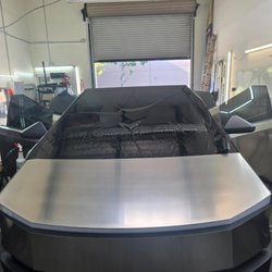 Robert's Tint Shop