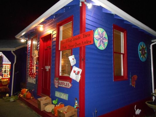 Jenkins Orchards by null