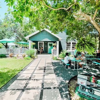 Casa Costa Bake Shop - Adorable shop with plenty of outside seating available - Bakeries Near Me - Leander, Texas