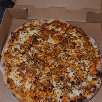 IVR Restaurant & Bar - BUTTER CHICKEN PIZZA - Chicken Wings Near Me - Kaukauna, Wisconsin