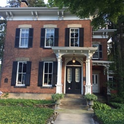 Cuff’s Clothing - The front entrance takes you back in time. Automatically felt in the south