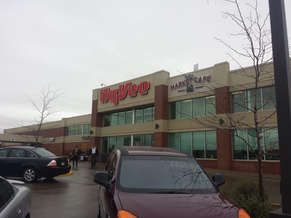 HYVEE Updated September 2024 1320 9th Ave SE, Watertown, South