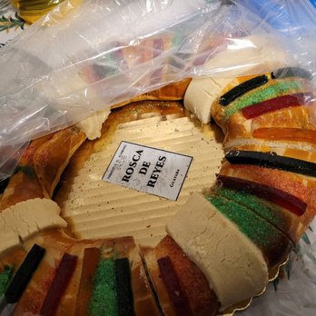 Panaderia El Acambaro - Guava rosca - Bakeries Near Me - Chicago, Illinois Panaderia El Acambaro - Guava rosca - Bakeries Near Me - Chicago, Illinois