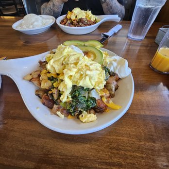 Pete's Henny Penny Restaurant - My veggie country skillet!! My stomach was thinking- oh s#$% - American Near Me - Petaluma, California