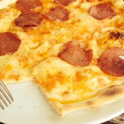 Restaurant Il Vero - Dünn belegte Pizza Salami