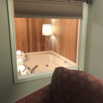 Nordic Village Resort - You can look into the bathroom from the living area! Blinds are on the outside! - Resorts Near Me - Jackson, New Hampshire