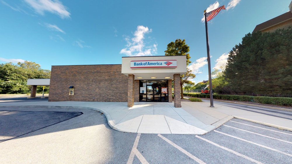 BANK OF AMERICA FINANCIAL CENTER Banks & Credit Unions 1315 Lake Cook Rd, Northbrook, IL