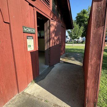 Clute Park & Campground - Bathrooms open 24 hours a day, so the Ben and nearby marina folks can use them too! - Boating Near Me - Watkins Glen, New York Clute Park & Campground - Bathrooms open 24 hours a day, so the Ben and nearby marina folks can use them too! - Boating Near Me - Watkins Glen, New York