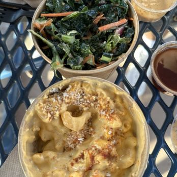 Twist Hot Chicken - Kale salad and Mac and cheese - Chicken Shop Near Me - Peoria, Arizona Twist Hot Chicken - Kale salad and Mac and cheese - Chicken Shop Near Me - Peoria, Arizona