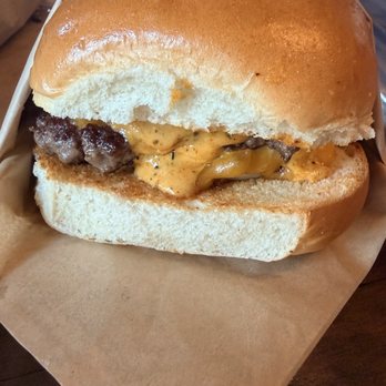 D-Luxe Burger - Classic Bacon Cheeseburger - Burgers Near Me - Lake Buena Vista, Florida D-Luxe Burger - Classic Bacon Cheeseburger - Burgers Near Me - Lake Buena Vista, Florida