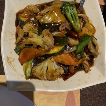 Royal Jasmine - Mixed Vegetables with Cashews - Asian Fusion Near Me - Mississauga, Ontario
