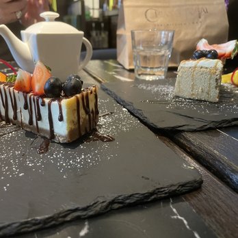 Chiang Mai - New York Cheesecake and dulce de leche cheesecake - Thai Near Me - Toronto, Ontario Chiang Mai - New York Cheesecake and dulce de leche cheesecake - Thai Near Me - Toronto, Ontario