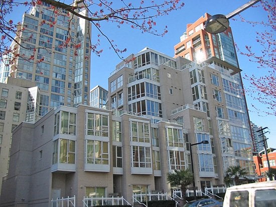 The Meridian at 910 Beach