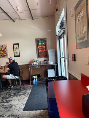 Zee's Pizzeria by null