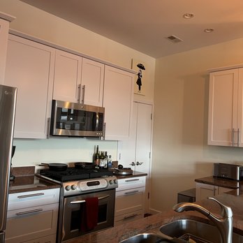 Nhance Cabinet Refinishing - After image kitchen - General Contractors Near Me - Chicago, Illinois