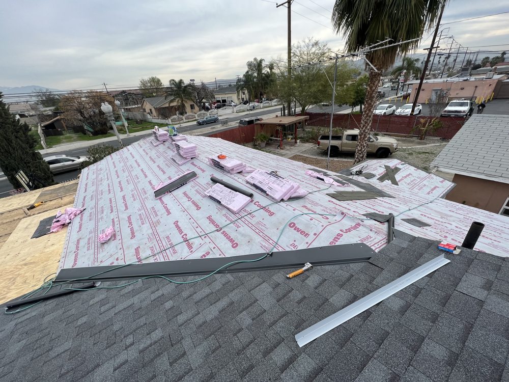 Slide of Gio Roofing