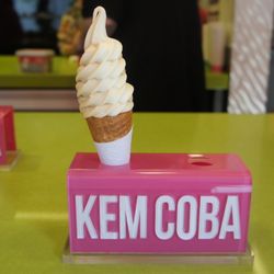 Kem CoBa - Dulce de leche and pear sorbet ($5.30)