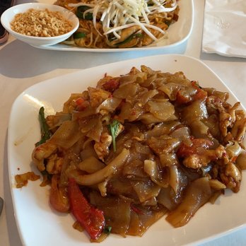 SriPraPhai Thai Restaurant - Drunken and pad Thai - Thai Near Me - Williston Park, New York SriPraPhai Thai Restaurant - Drunken and pad Thai - Thai Near Me - Williston Park, New York