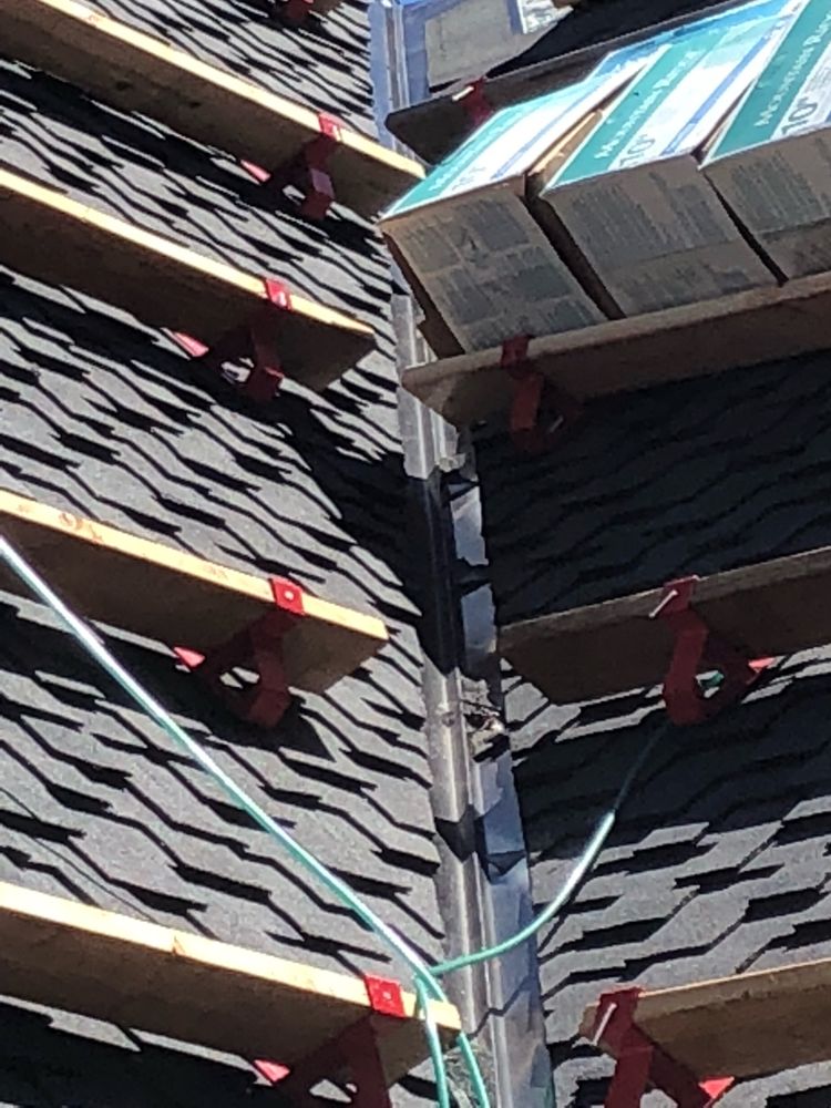 Slide of 916 Roofing