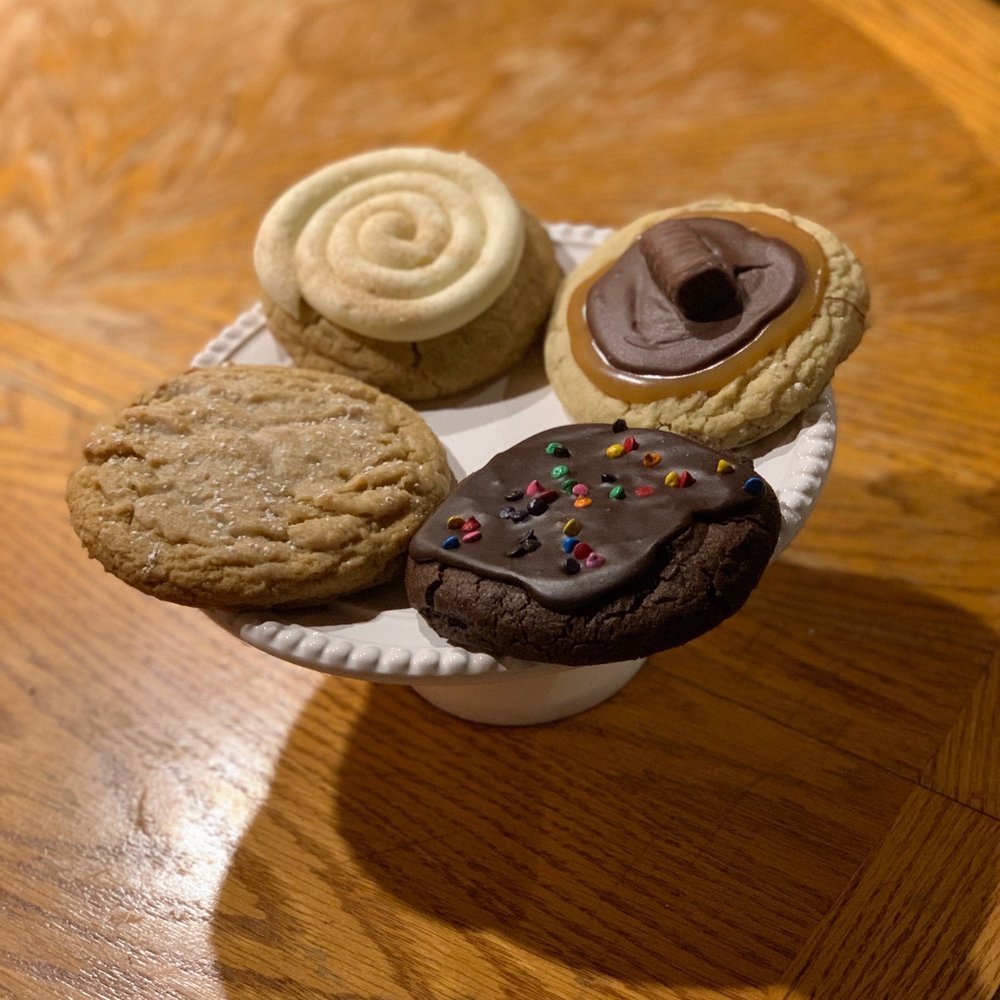 Kentucky Butter Cake, Snickerdoodle Cupcake, Twix, Galaxy Brownie Kentucky Butter Cake, Snickerdoodle Cupcake, Twix, Galaxy Brownie