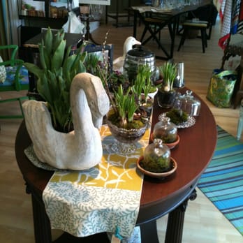 HOBNOB design - Garden table top - Interior Design Near Me - Philadelphia, Pennsylvania