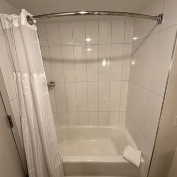 Hotel Landy - Bathroom - Venues & Event Spaces Near Me - Orlando, Florida Hotel Landy - Bathroom - Venues & Event Spaces Near Me - Orlando, Florida