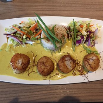 Ocean Crest Restaurant - Curried sea scallops with rice and teriyaki slaw - Seafood Near Me - Moclips, Washington