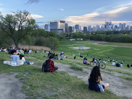 Riverdale Park East by null