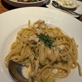 California Pizza Kitchen - GARLIC CREAM FETTUCCINE - Pizza Near Me - Los Angeles, California California Pizza Kitchen - GARLIC CREAM FETTUCCINE - Pizza Near Me - Los Angeles, California