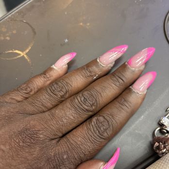 Sassy Nail Spa - I asked for what I wanted they wanted me to embarrass me and made me feel like I was broke, and I did not want them to touch me afterwards - Nail Salons Near Me - Fayetteville, North Carolina