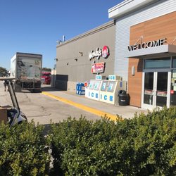 Dunkin' - Exterior truck stop