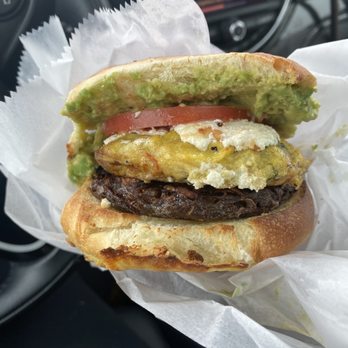 Breadbasket Bakery and cafe - Veggie breakfast sandwich with Avo & hash browns - Bakeries Near Me - Hull, Massachusetts
