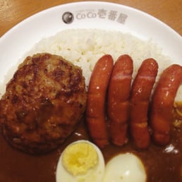 Cheese hamburger, sausage and boiled egg. While I would have liked that the egg be soft boiled, nothing beats the cheese hamburger! Cheese hamburger, sausage and boiled egg. While I would have liked that the egg be soft boiled, nothing beats the cheese hamburger!